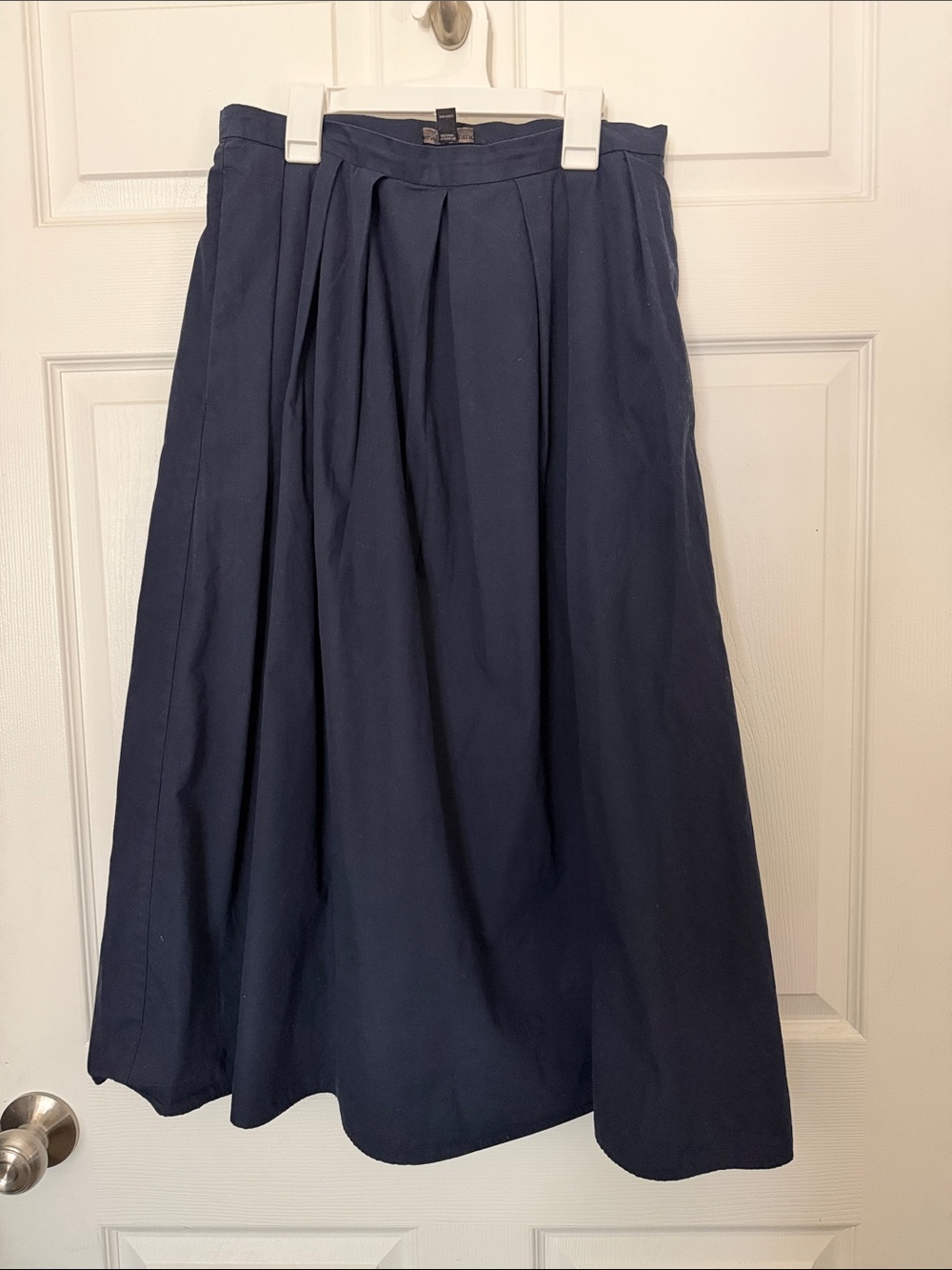 Banana Republic Pleated Midi Skirt w/pockets